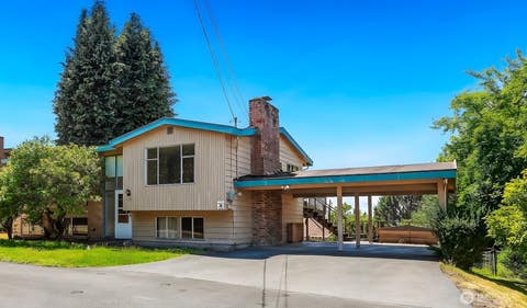Photo of 1625 2nd Street, Kirkland, WA 98033 (MLS # 2542660)