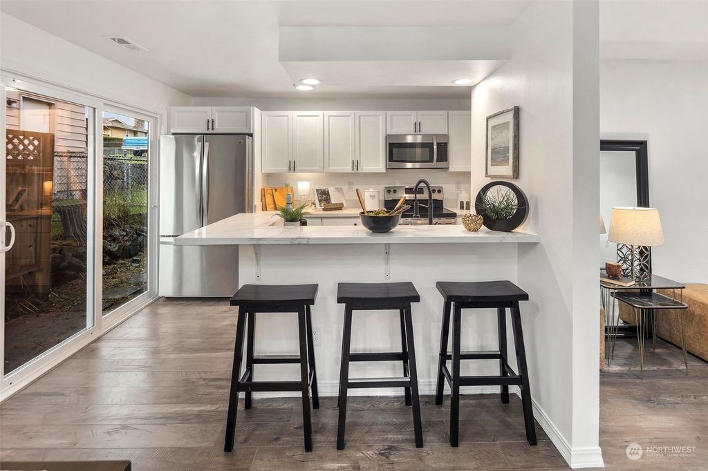 listing image 9368876853726468507