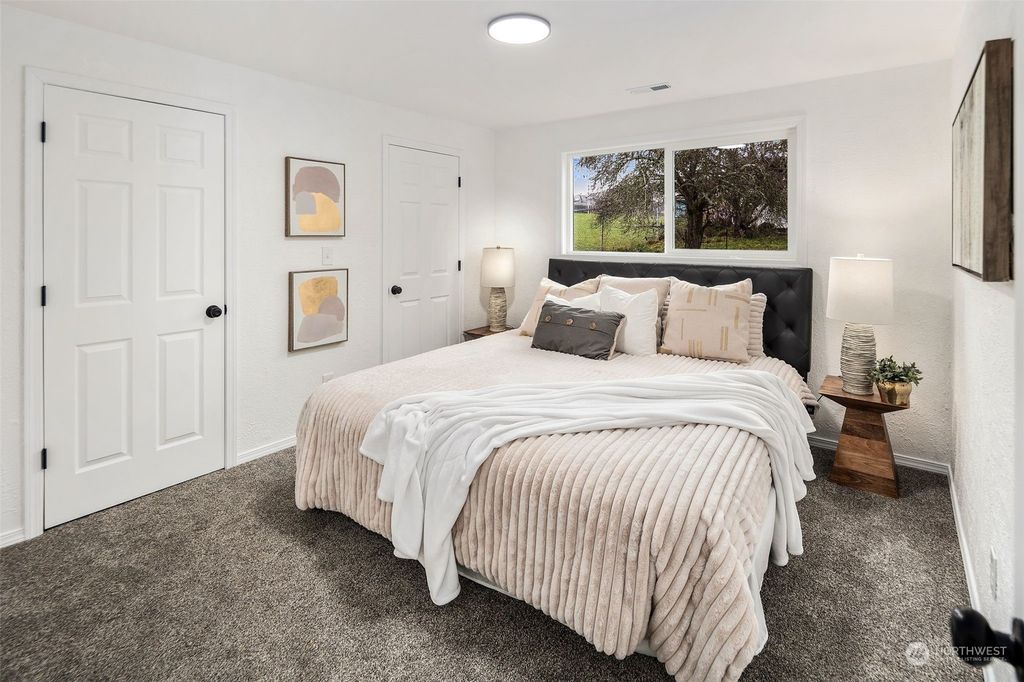 listing image 9360831073081632702