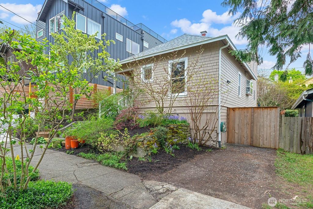 Photo of 2620 E Roy Street, Seattle, WA 98112 (MLS # 2503986)