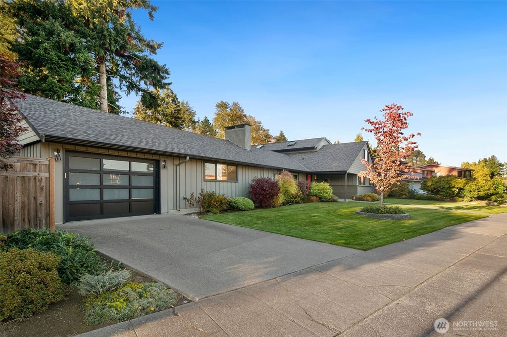 Photo of 16505 Shore Drive NE, Lake Forest Park, WA 98155 (MLS # 2447568)
