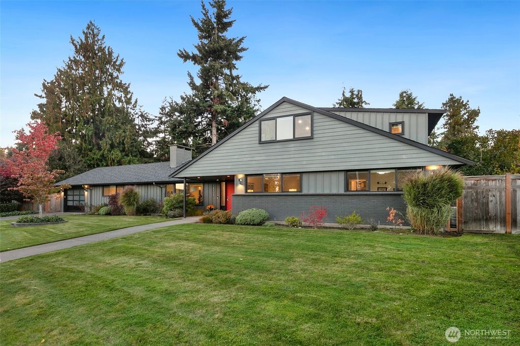 Photo of 16505 Shore Drive NE, Lake Forest Park, WA 98155 (MLS # 2447568)