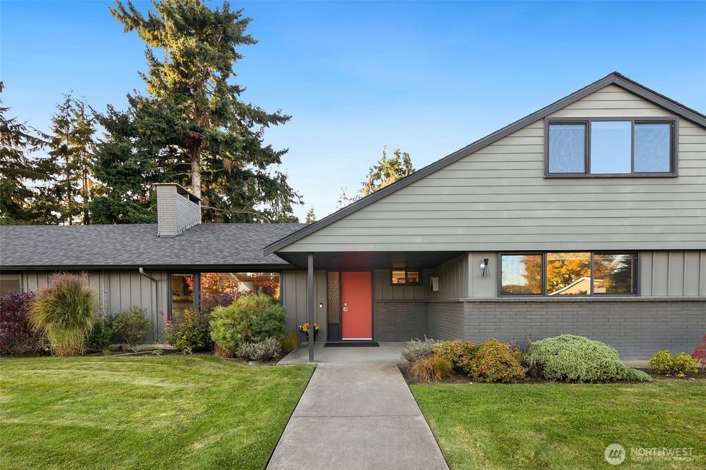 Photo of 16505 Shore Drive NE, Lake Forest Park, WA 98155 (MLS # 2447568)