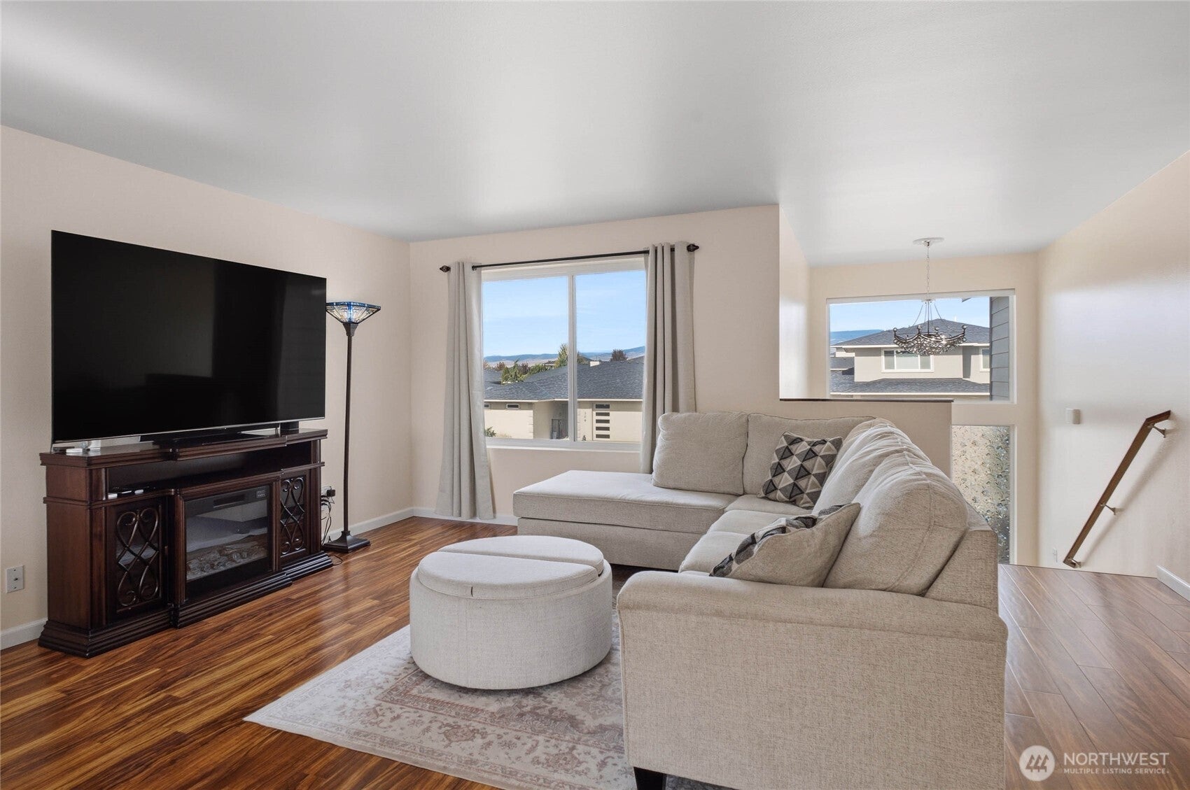 310 E Countryside Avenue