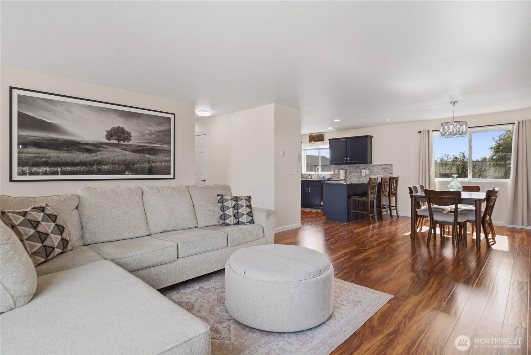 310 E Countryside Avenue