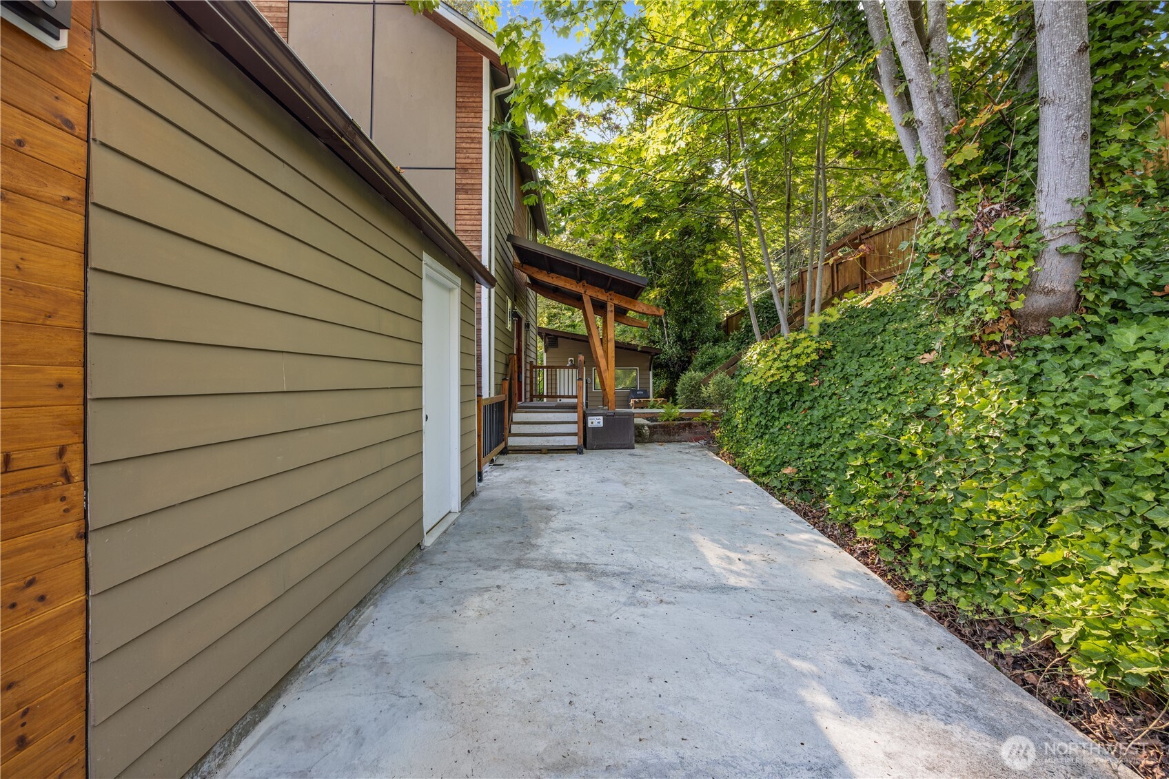21216 Des Moines Memorial Dr S
