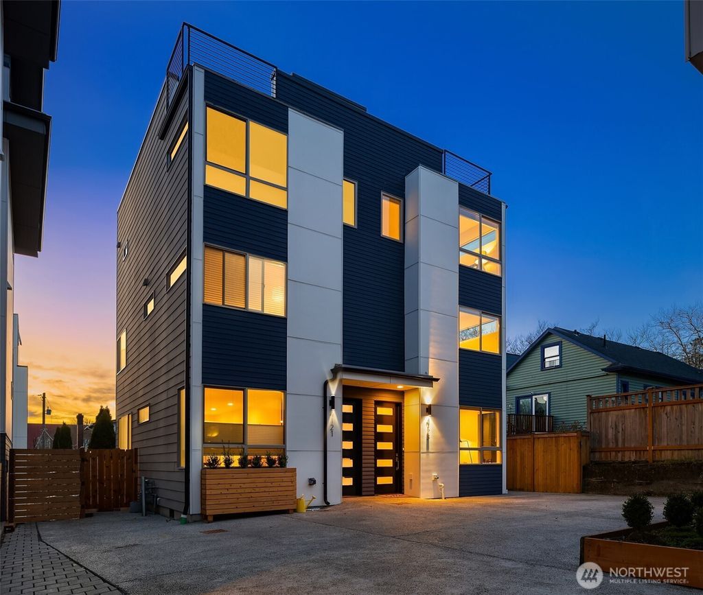 Photo of 4123 Wallingford Avenue N, Seattle, WA 98103 (MLS # 2339191)