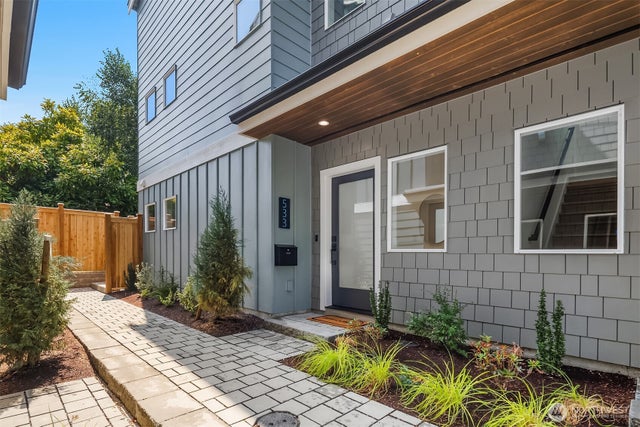 533 N 70th Street, Seattle