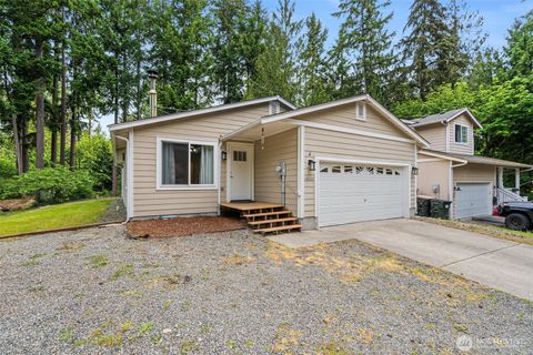 Photo of 18822 Rampart Drive SE, Yelm, WA 98597 (MLS # 2383075)