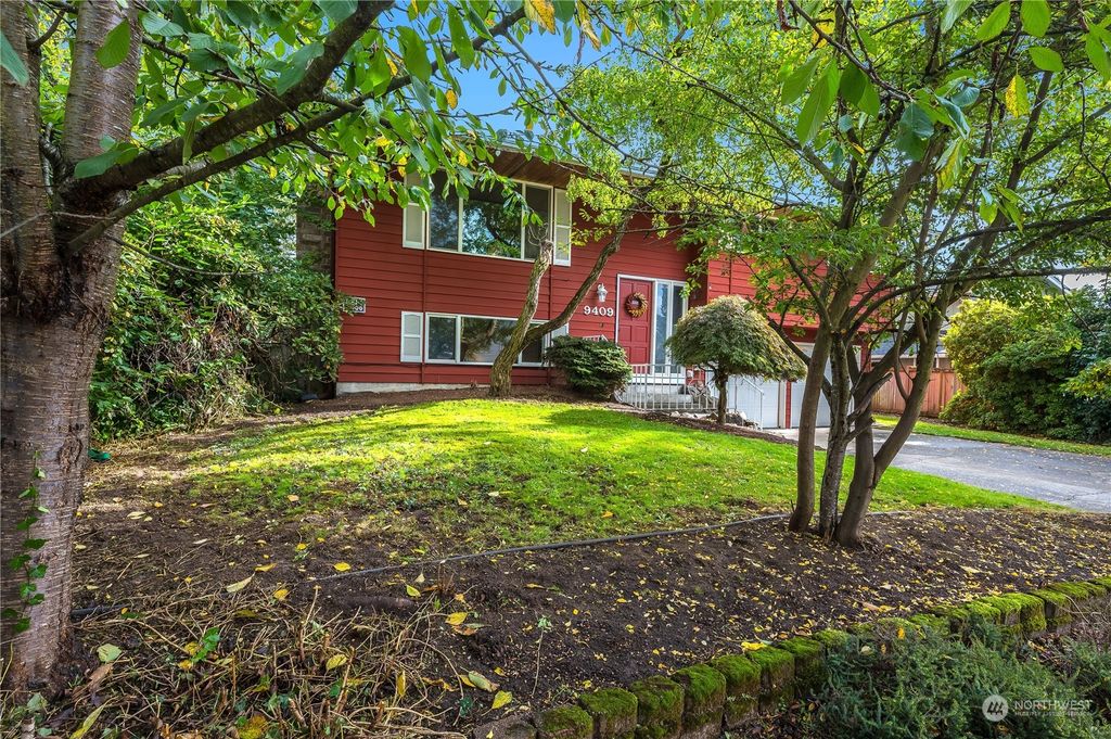 Photo of 9409 62nd Drive NE, Marysville, WA 98270 (MLS # 2302822)