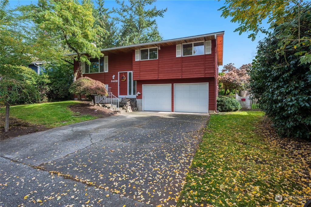 Photo of 9409 62nd Drive NE, Marysville, WA 98270 (MLS # 2302822)