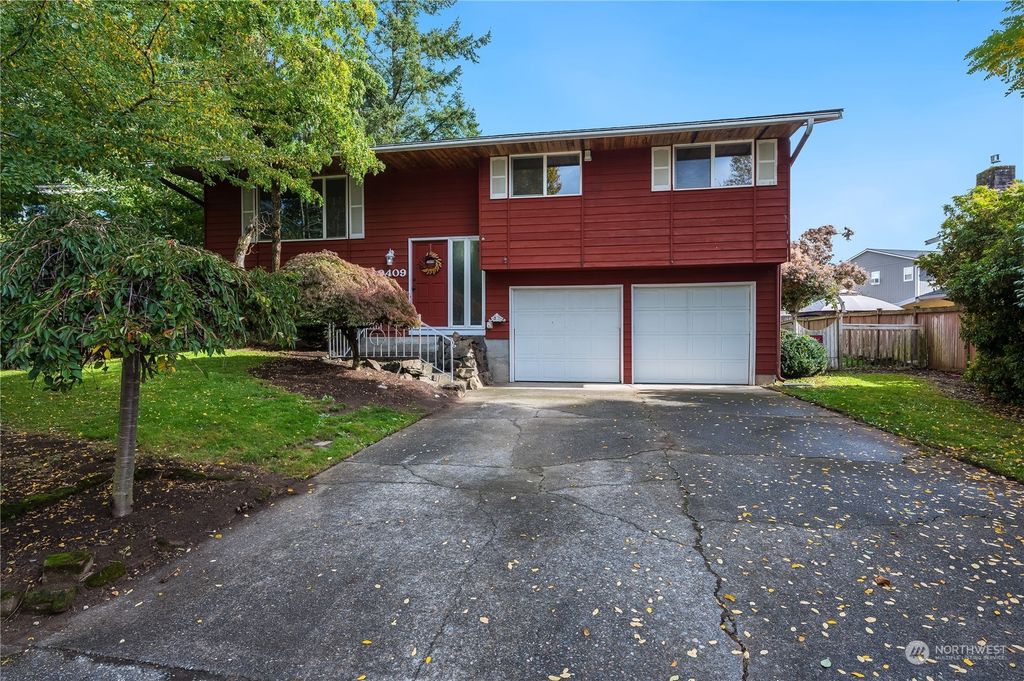 Photo of 9409 62nd Drive NE, Marysville, WA 98270 (MLS # 2302822)
