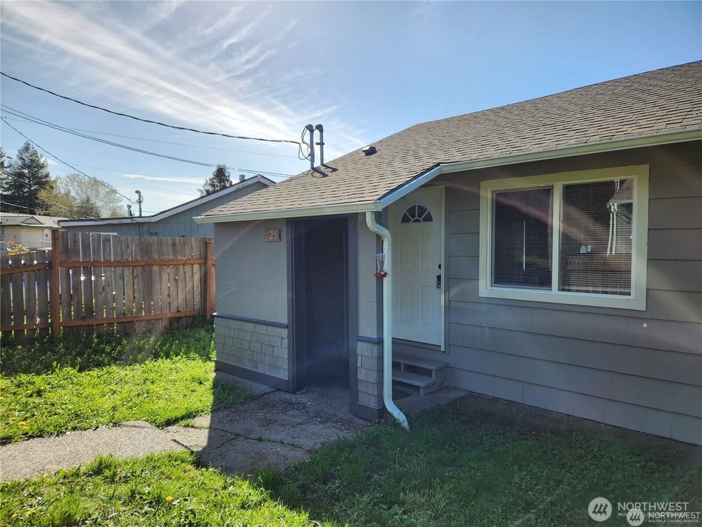 Photo of 123 Acorn Street, Bremerton, WA 98310 (MLS # 2510550)