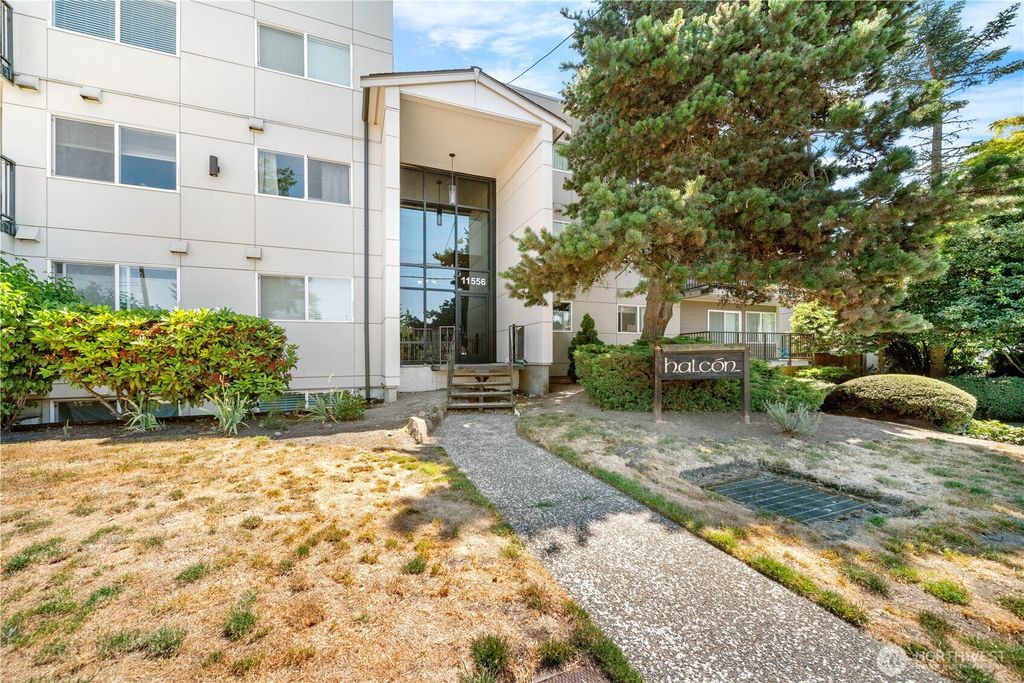 Photo of 11556 Greenwood Avenue N #105, Seattle, WA 98133 (MLS # 2401253)