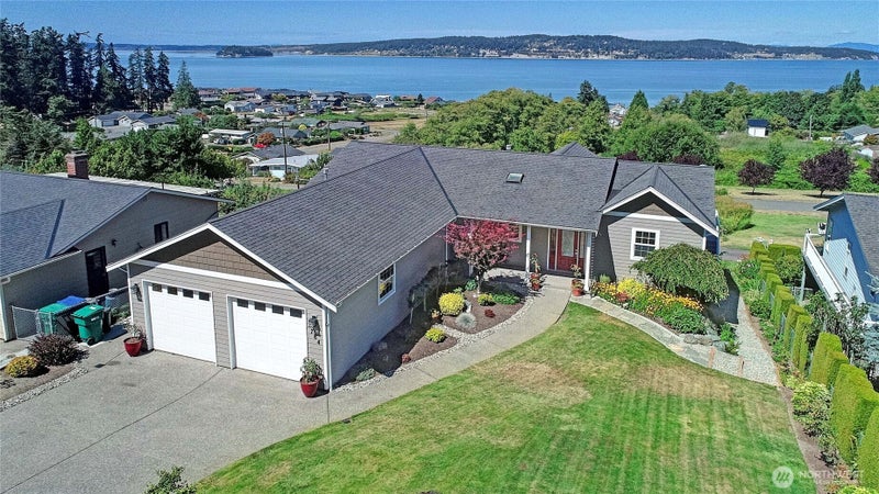784 Gladstone Drive