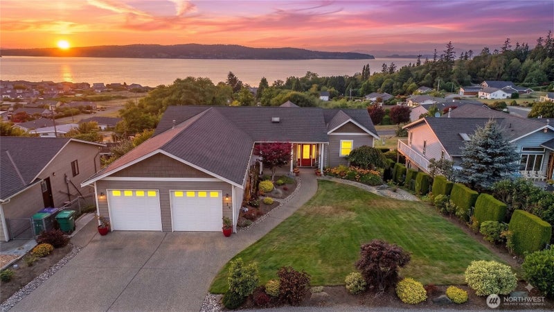 784 Gladstone Drive