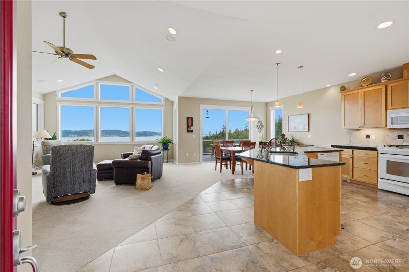 784 Gladstone Drive