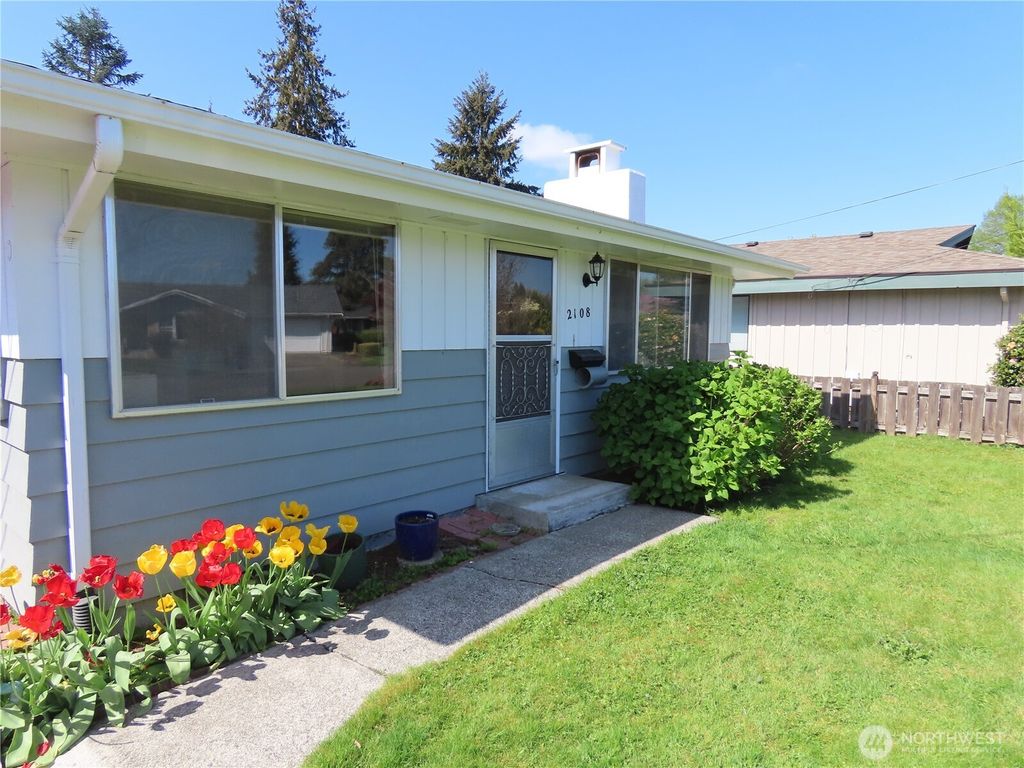 Photo of 2108 Tacoma Road E, Puyallup, WA 98371 (MLS # 2510944)