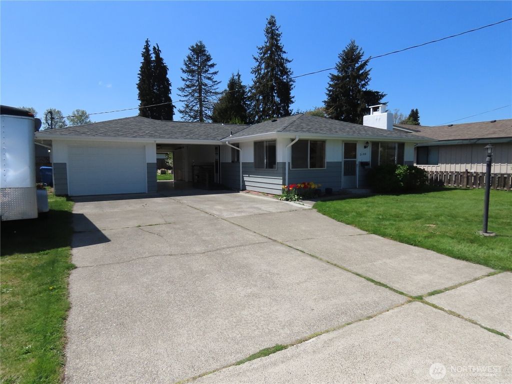 Photo of 2108 Tacoma Road E, Puyallup, WA 98371 (MLS # 2510944)