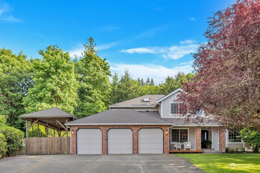 Photo of 16935 84th Avenue NE, Kenmore, WA 98028 (MLS # 2243011)