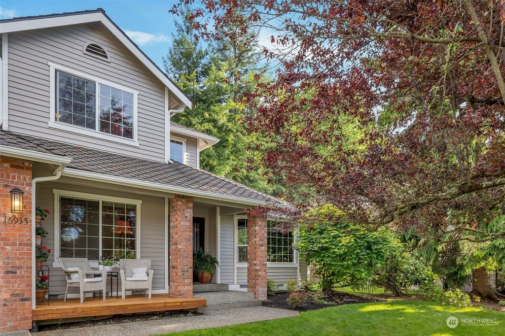 Photo of 16935 84th Avenue NE, Kenmore, WA 98028 (MLS # 2243011)
