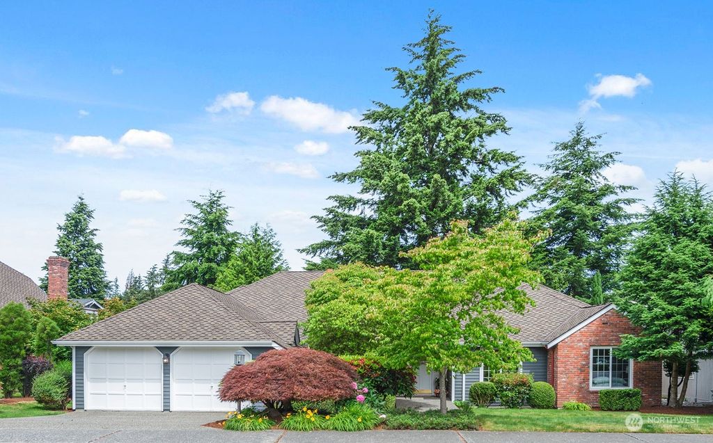 Photo of 12638 NE 68th Place, Kirkland, WA 98033 (MLS # 2251471)