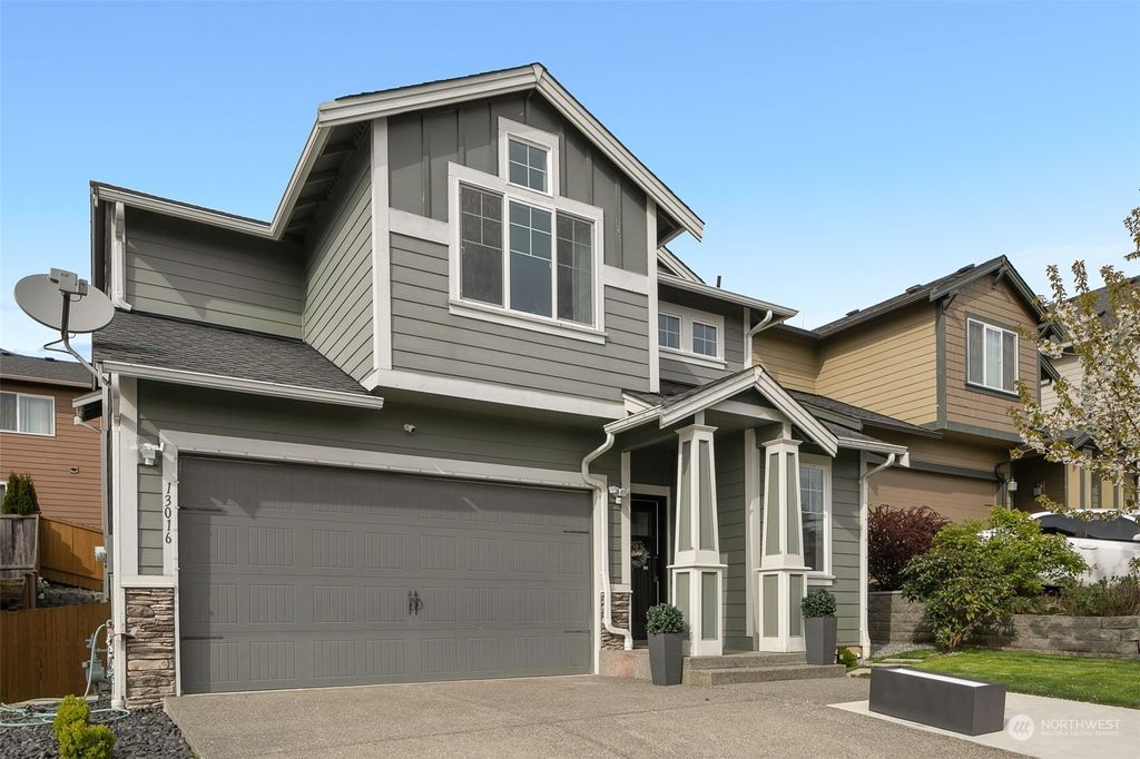 Photo of 13016 SE 309th Place, Auburn, WA 98092 (MLS # 2221988)