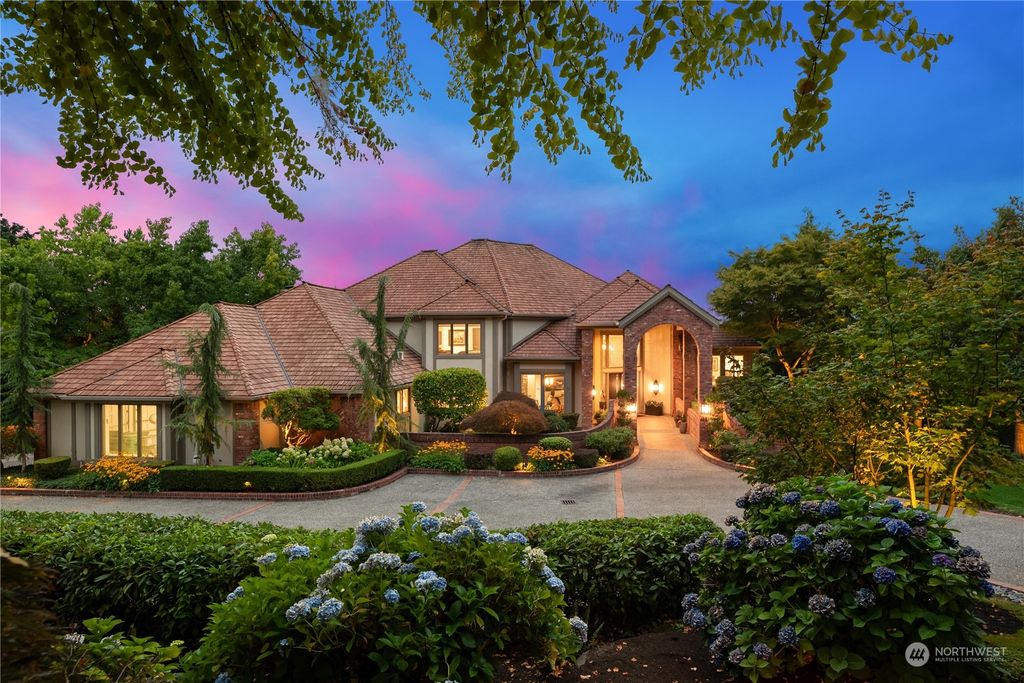 Photo of 13919 209th Avenue NE, Woodinville, WA 98077 (MLS # 2206927)