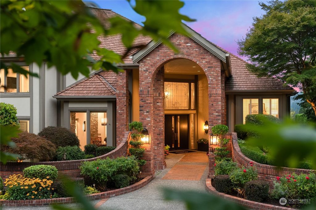 Photo of 13919 209th Avenue NE, Woodinville, WA 98077 (MLS # 2206927)
