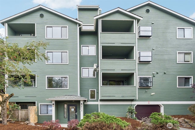 8816 Nesbit Avenue N 203 #203, Seattle