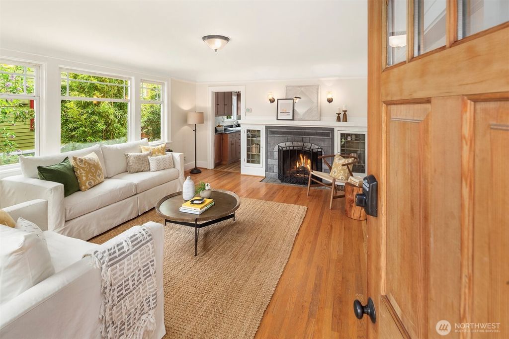 Photo of 6719 13th Avenue NW, Seattle, WA 98117 (MLS # 2376184)