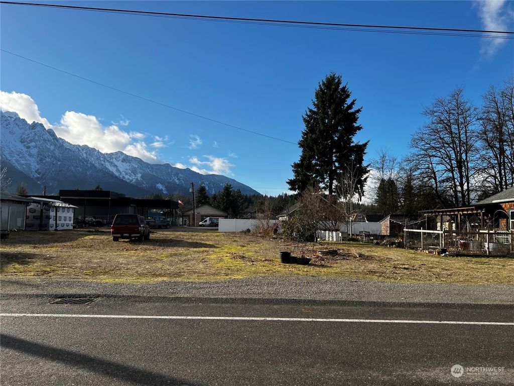 Photo of 715 S Emens Avenue, Darrington, WA 98241 (MLS # 2029174)