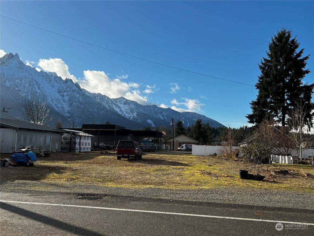 Photo of 715 S Emens Avenue, Darrington, WA 98241 (MLS # 2029174)