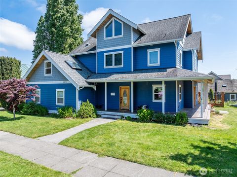 Photo of 1411 K Avenue, Anacortes, WA 98221 (MLS # 2526922)