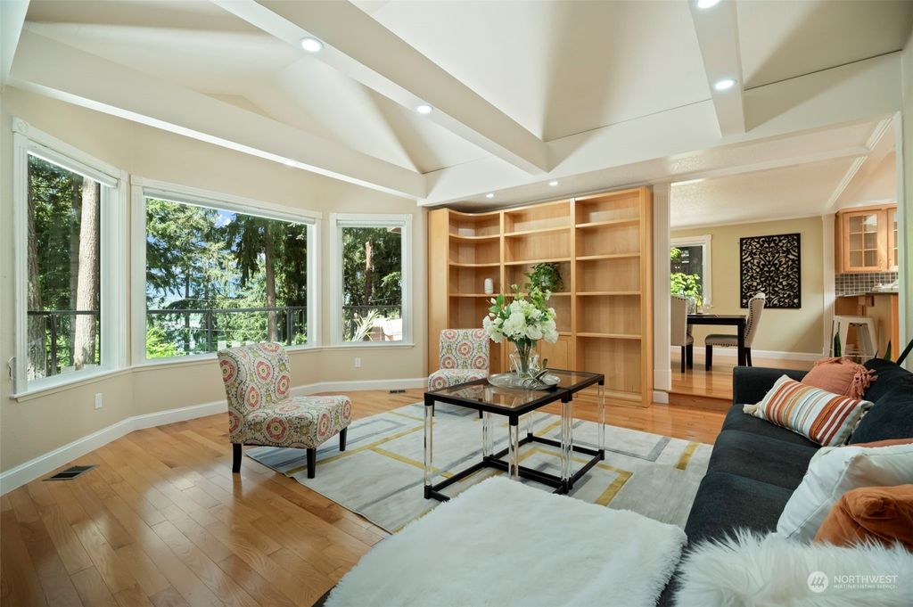 Photo of 935 207th Place NE, Sammamish, WA 98074 (MLS # 2235667)