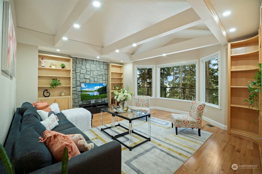 Photo of 935 207th Place NE, Sammamish, WA 98074 (MLS # 2235667)