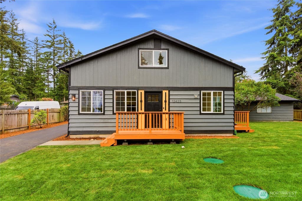 Photo of 12425 9th Drive SE, Everett, WA 98208 (MLS # 2550840)