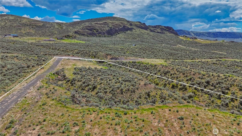 46020 Arrowleaf Canyon Drive N
