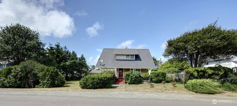 Photo of 1401 262nd Place, Ocean Park, WA 98640 (MLS # 2548570)