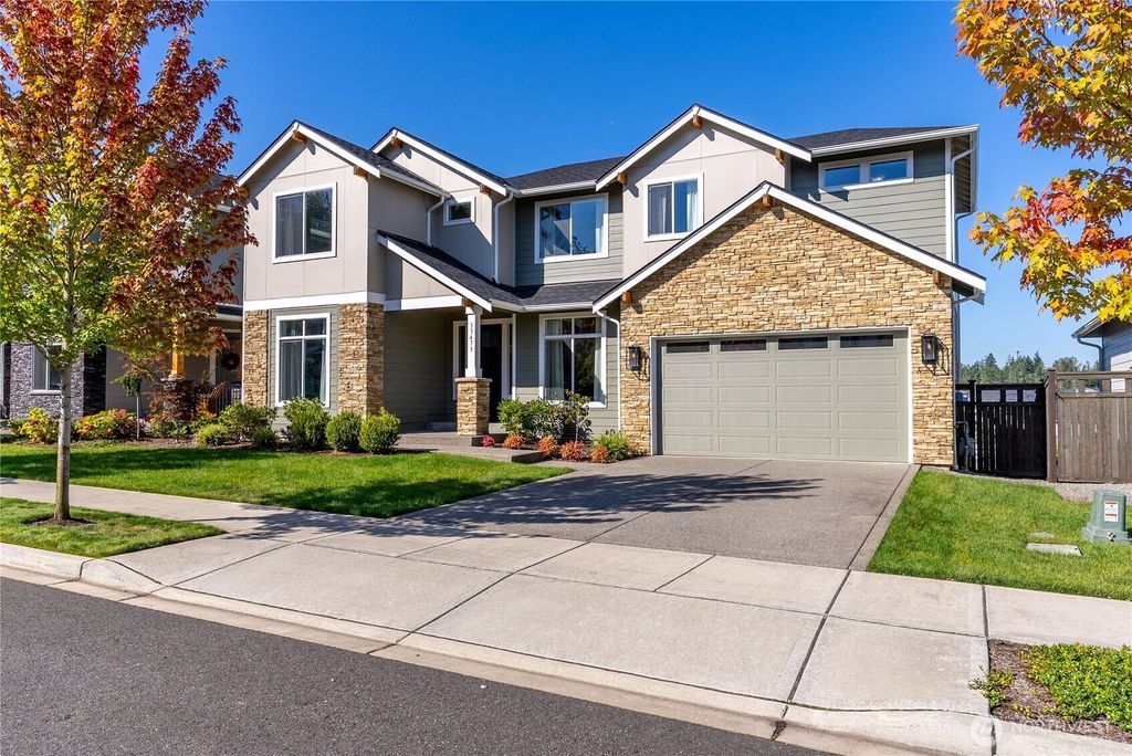 Photo of 33473 Walnut Avenue SE, Black Diamond, WA 98010 (MLS # 2434999)