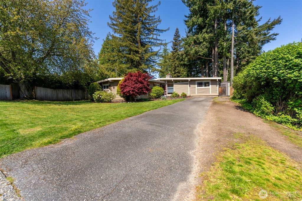 Photo of 14514 SE 14th Street, Bellevue, WA 98007 (MLS # 2362008)