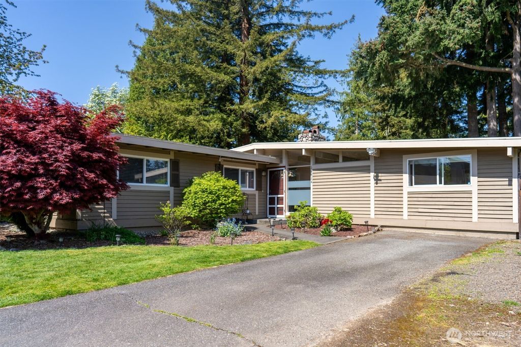 Photo of 14514 SE 14th Street, Bellevue, WA 98007 (MLS # 2362008)
