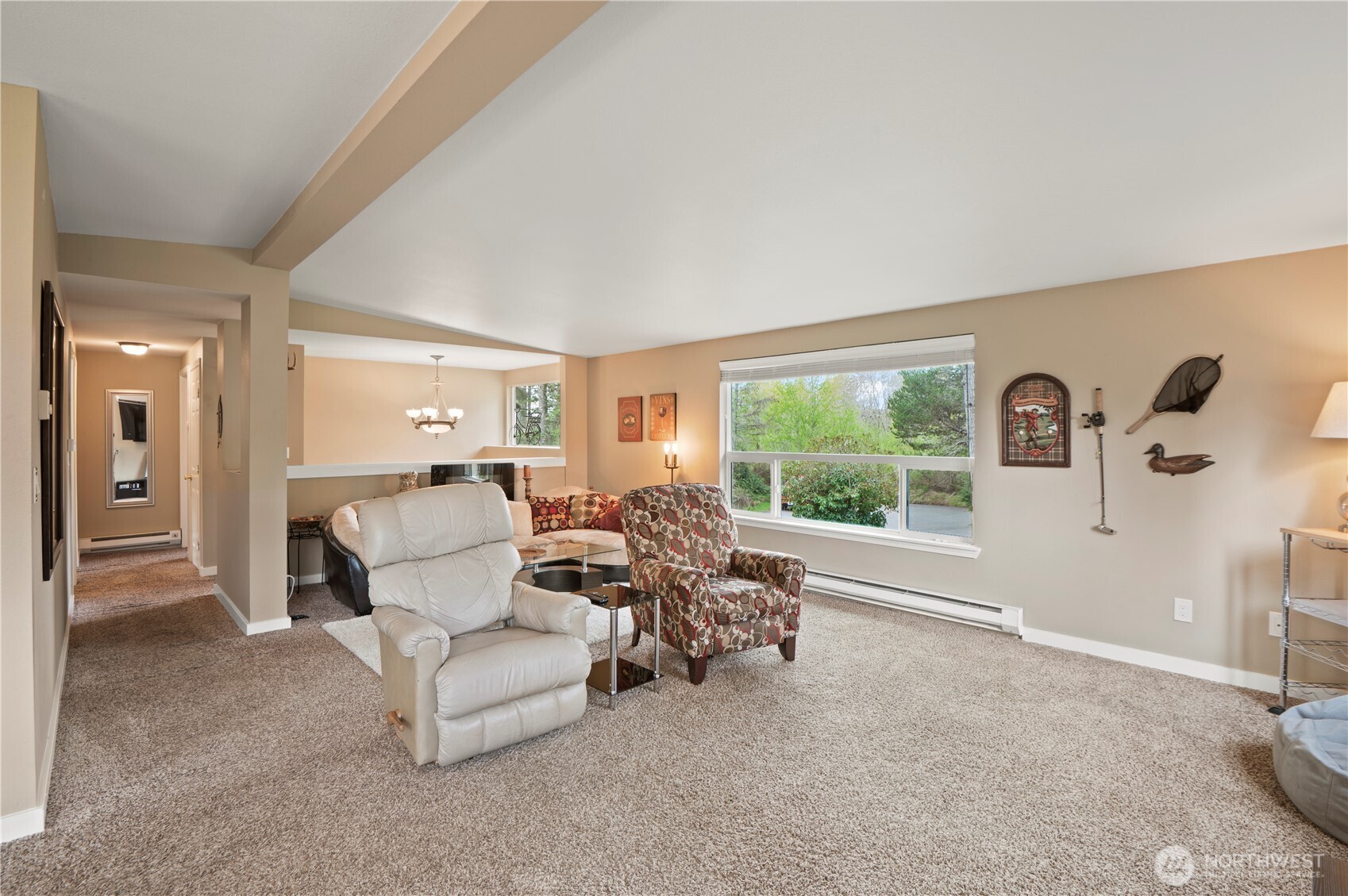 170 E Country Club Drive N