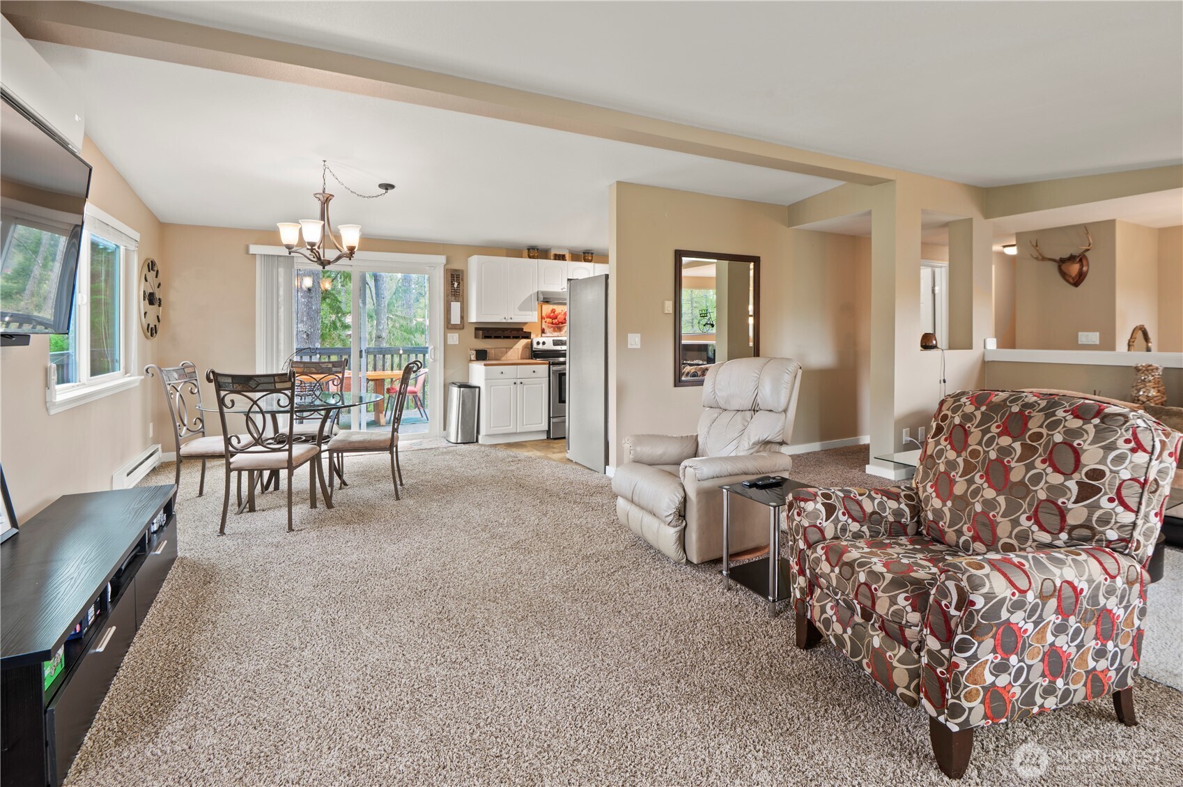 170 E Country Club Drive N