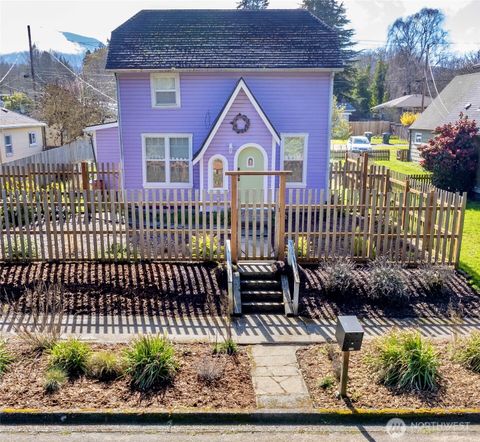 Photo of 630 E 4th Street, Port Angeles, WA 98362 (MLS # 2495343)