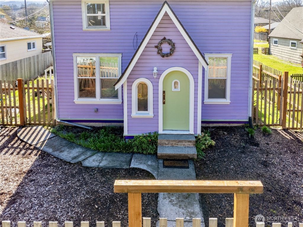 Photo of 630 E 4th Street, Port Angeles, WA 98362 (MLS # 2495343)