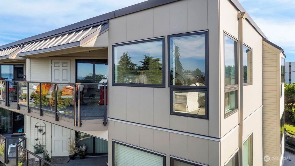 Photo of 524 Maple Street #304, Edmonds, WA 98020 (MLS # 2275379)