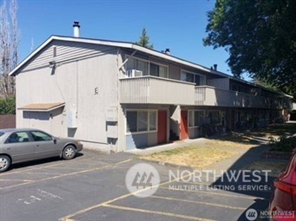 Photo of 9623 S 248th Street #E16, Kent, WA 98030 (MLS # 2323874)