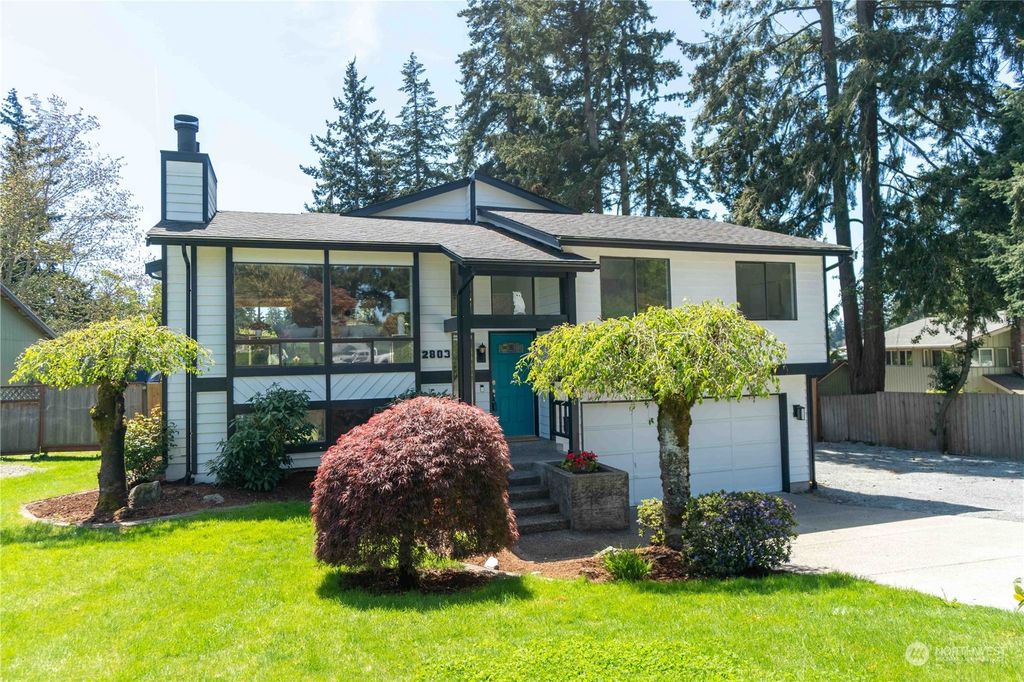 Photo of 2803 S 303rd Street, Federal Way, WA 98003 (MLS # 2069421)