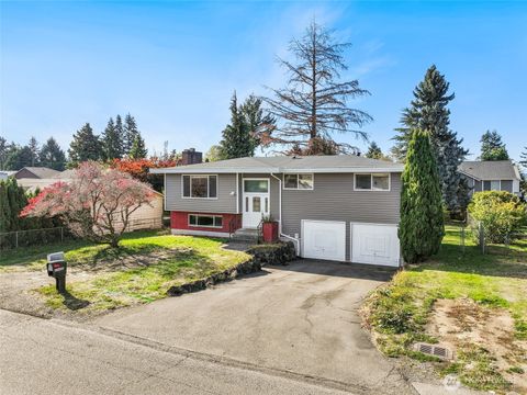 Photo of 17657 111th Avenue SE, Renton, WA 98055 (MLS # 2447233)
